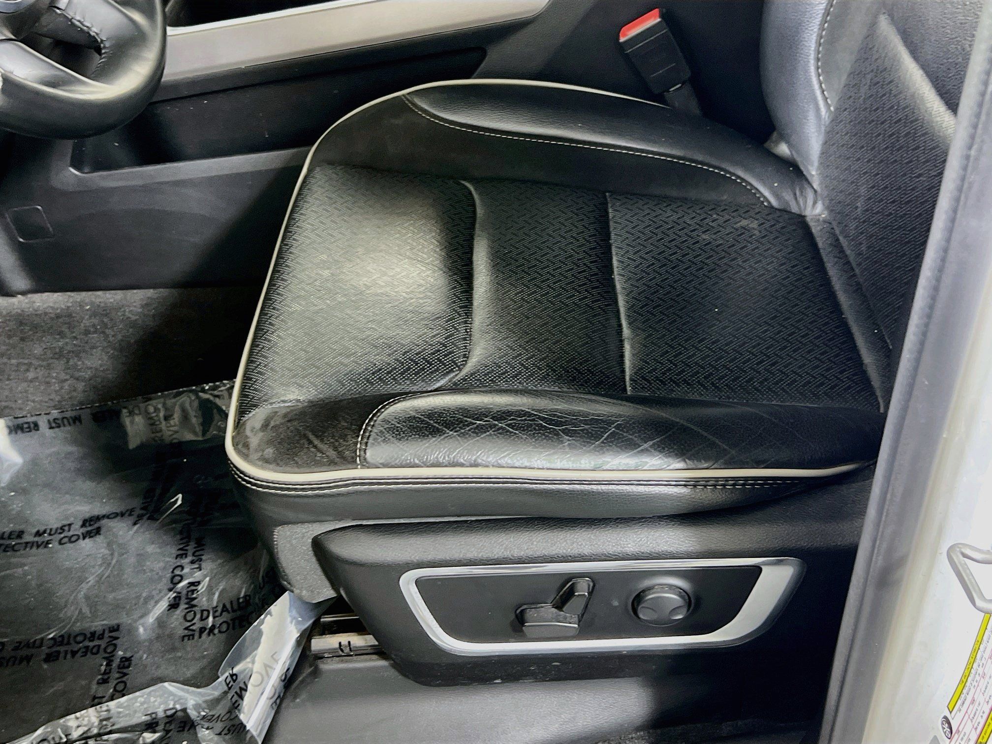 Used 2023 RAM 1500 Laramie AWD/4WD image 19