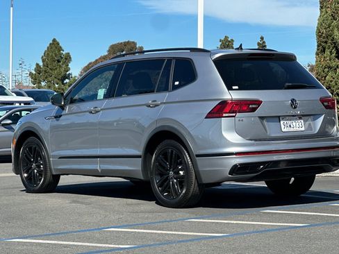 Certified 2022 Volkswagen Tiguan SE R-Line image 6