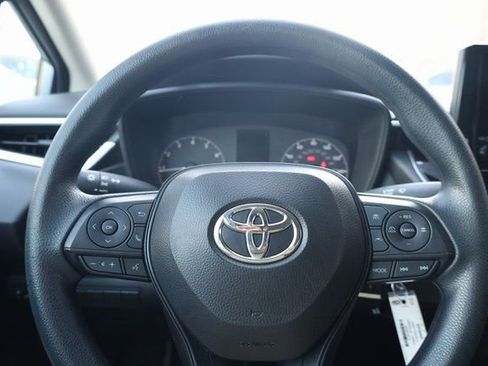 Used 2025 Toyota Corolla LE image 14