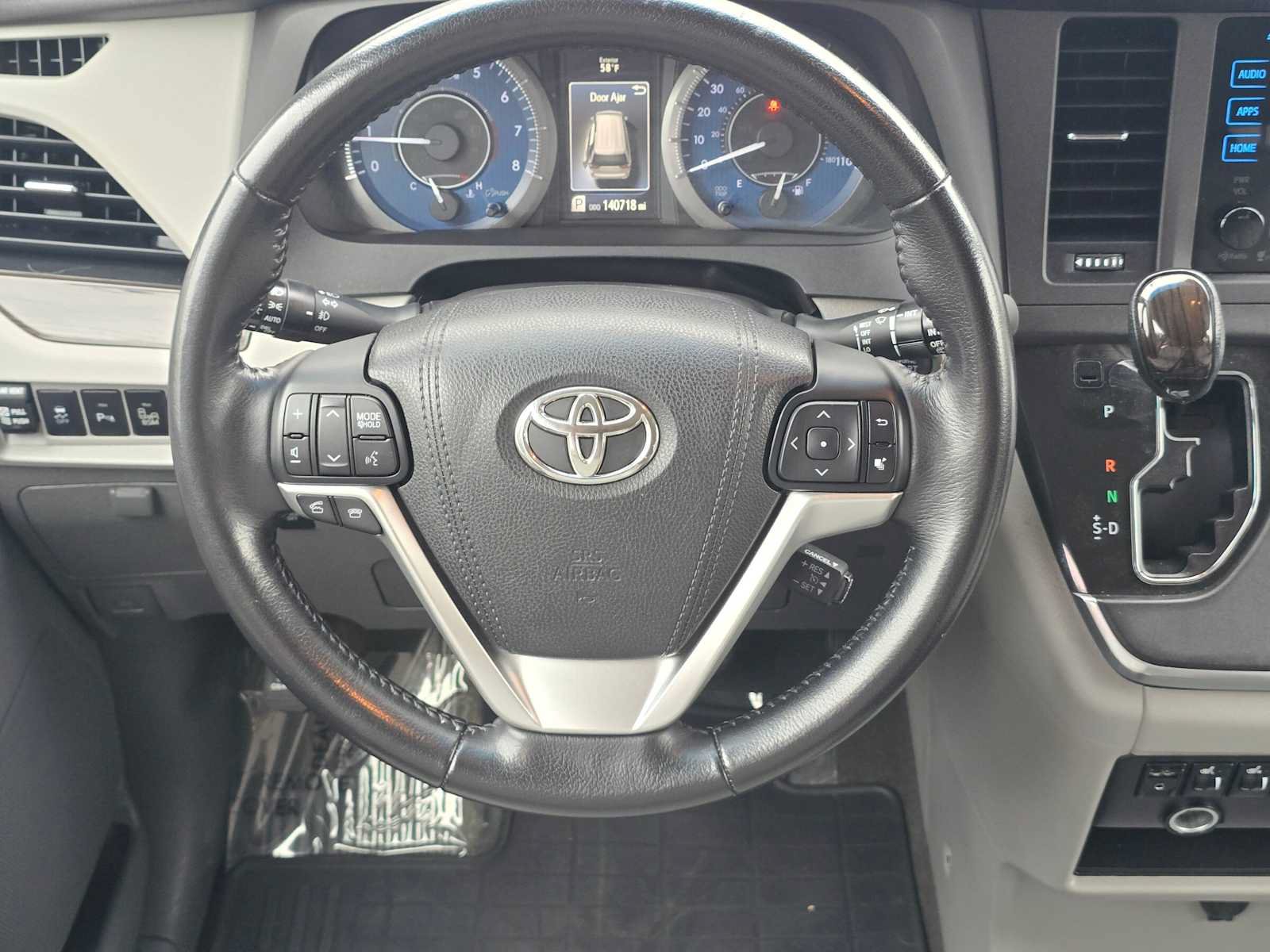 Used 2016 Toyota Sienna XLE w/ XLE Navigation Package FWD image 18