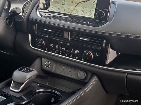 Used 2023 Nissan Rogue SL w/ SL Premium Package image 37