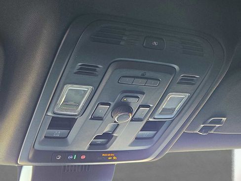 Used 2023 GMC Yukon Denali Ultimate image 36