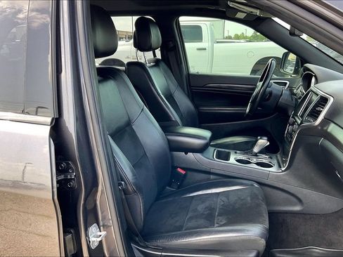 Used 2018 Jeep Grand Cherokee Altitude AWD/4WD image 28