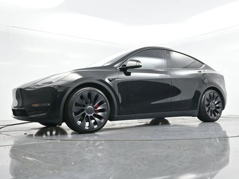 Used 2024 Tesla Model Y Performance image 38