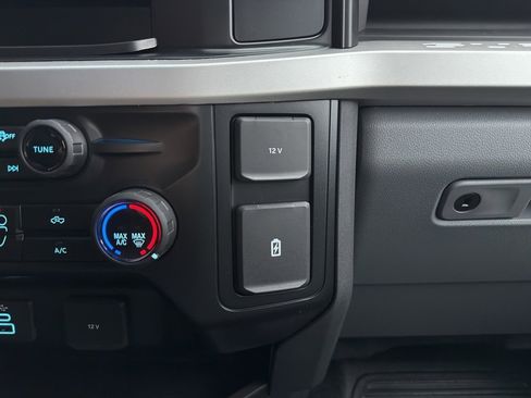 New 2026 Ford F250 XL w/ XL Chrome Package image 31