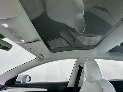 Used 2022 Tesla Model 3 RWD image 25