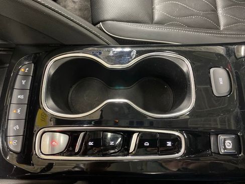 Used 2023 Buick Envision Avenir AWD/4WD image 43