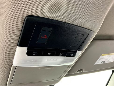 Certified 2024 Nissan Rogue SV AWD/4WD image 37