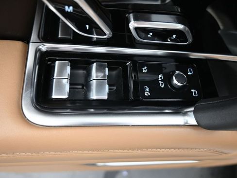 Used 2023 Land Rover Range Rover SE AWD/4WD image 25