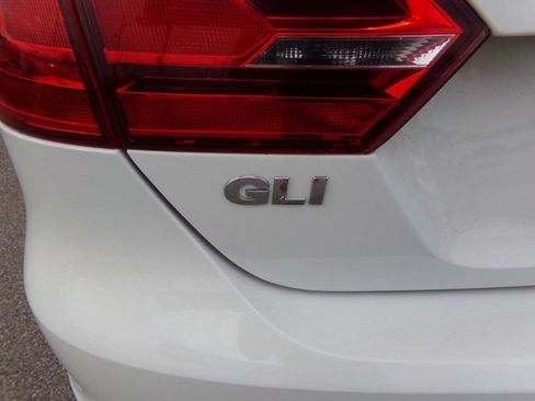 Used 2013 Volkswagen Jetta GLI Autobahn FWD image 39