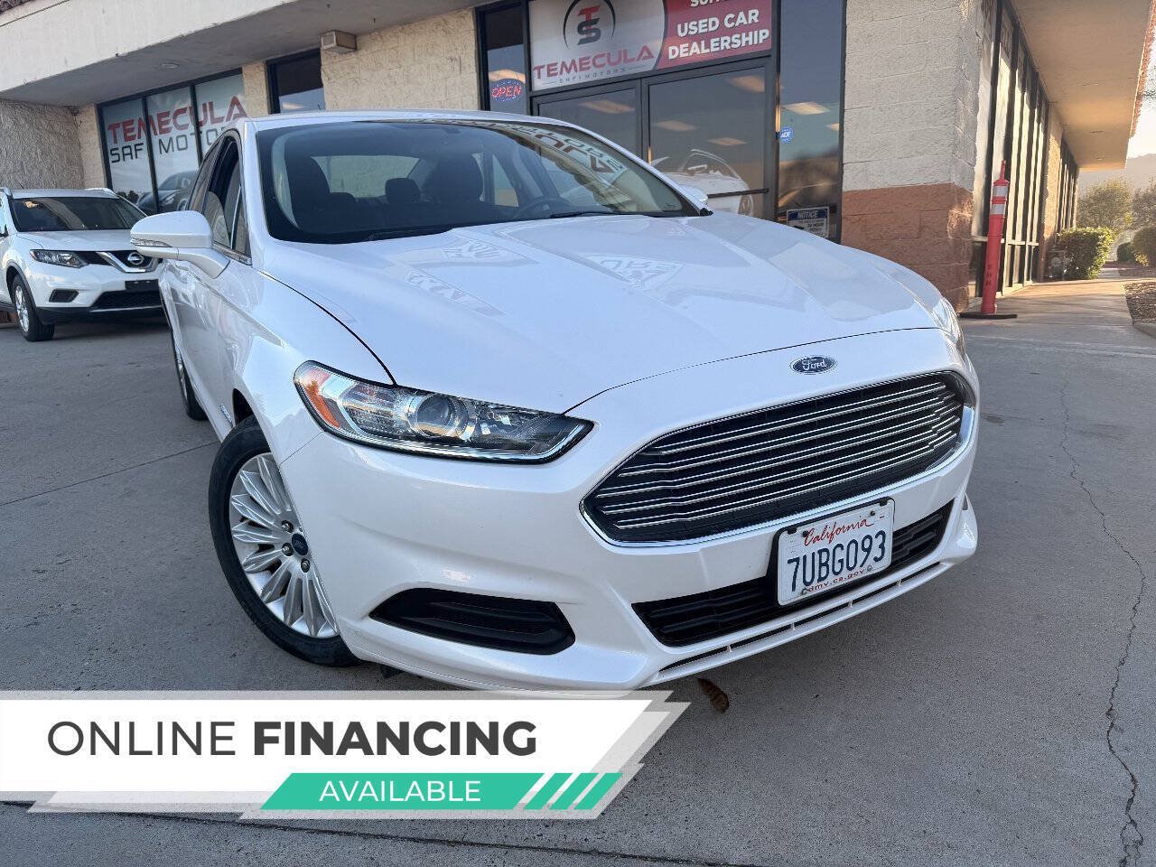 Used 2016 Ford Fusion SE FWD image 2