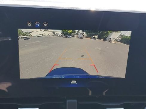 Used 2025 Chevrolet Equinox LT AWD/4WD image 23