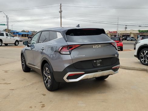 Used 2025 Kia Sportage EX FWD image 5