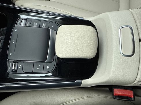 Used 2021 Mercedes-Benz GLA 250 image 30