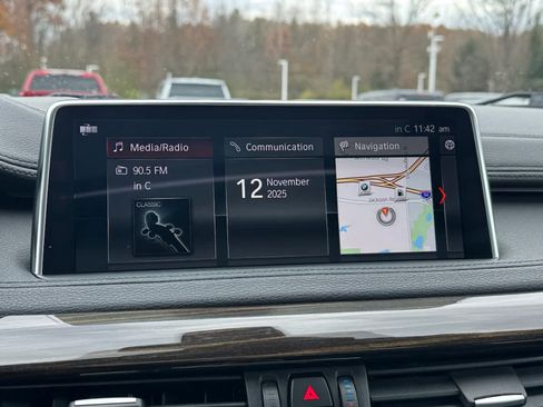 Used 2018 BMW X6 xDrive50i w/ M Sport Package image 23