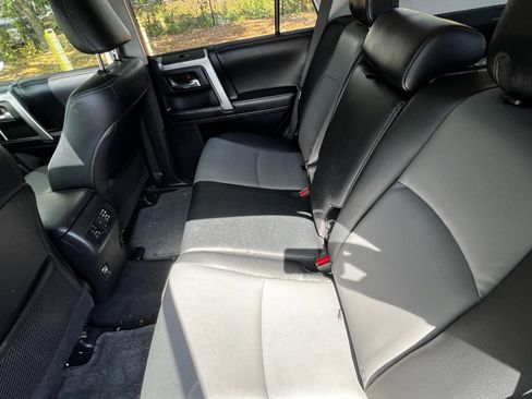 Used 2016 Toyota 4Runner SR5 Premium image 31