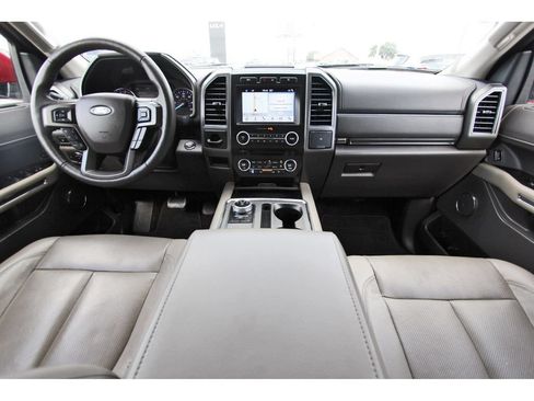Used 2018 Ford Expedition XLT w/ Equipment Group 202A RWD image 10