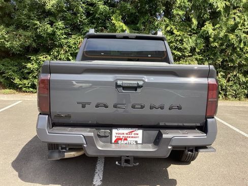 Used 2025 Toyota Tacoma SR5 image 21