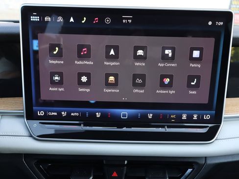 Certified 2025 Volkswagen Tiguan SEL R-Line AWD/4WD image 19