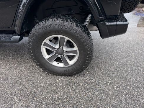Used 2021 Jeep Wrangler Unlimited Sahara AWD/4WD image 8