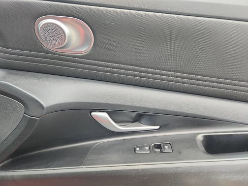 Certified 2021 Hyundai Elantra SEL w/ Convenience Package FWD image 34