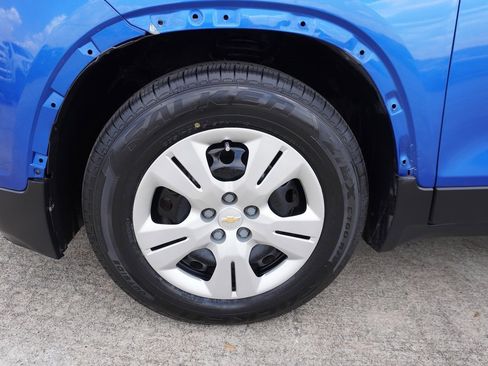 Used 2016 Chevrolet Trax LS w/ LPO, Cargo Package image 28