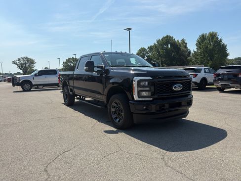 Used 2023 Ford F250 Lariat w/ Lariat Ultimate Package AWD/4WD image 7