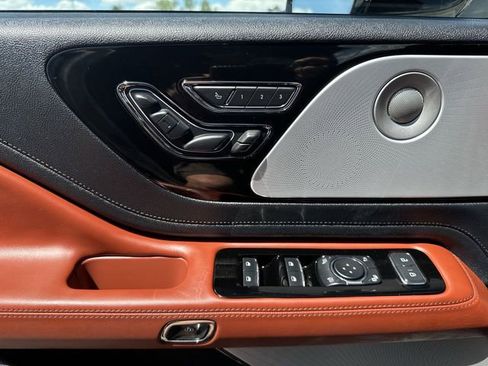 Used 2025 Lincoln Aviator Reserve w/ Equipment Group 201A AWD/4WD image 13