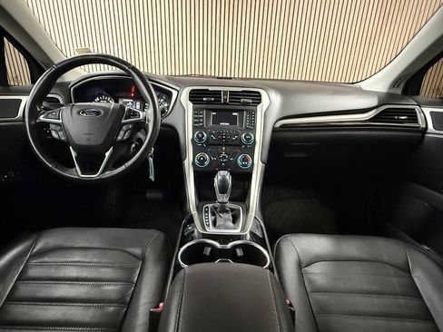 Used 2015 Ford Fusion SE w/ Equipment Group 202A FWD image 6
