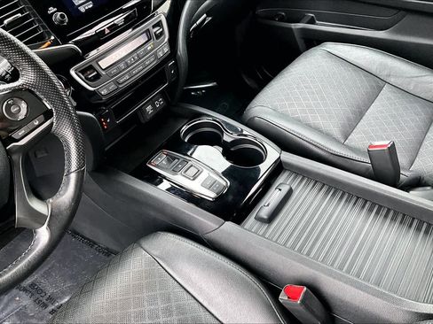 Used 2020 Honda Passport Touring image 16