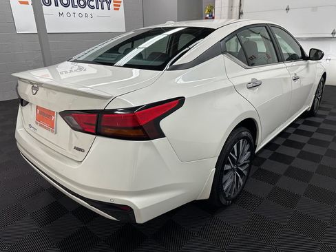 Used 2025 Nissan Altima 2.5 SV AWD/4WD image 10