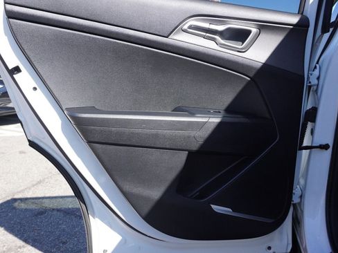 Used 2023 Kia Sportage LX image 21