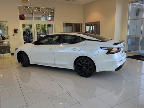 Used 2020 Nissan Maxima SR w/ Sport Mat Group image 3