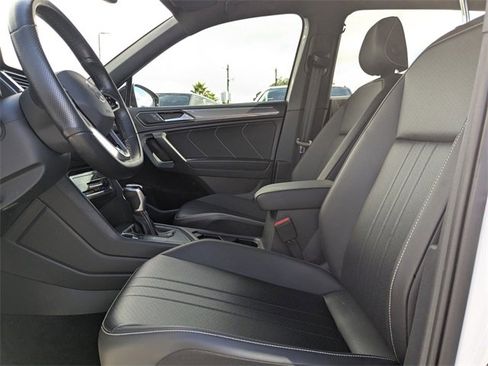 Used 2022 Volkswagen Tiguan SE R-Line image 23