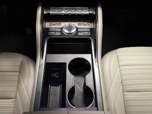 Used 2024 Lincoln Nautilus Reserve AWD/4WD image 19