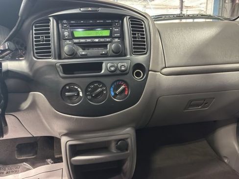 Used 2002 MAZDA Tribute 4WD image 35