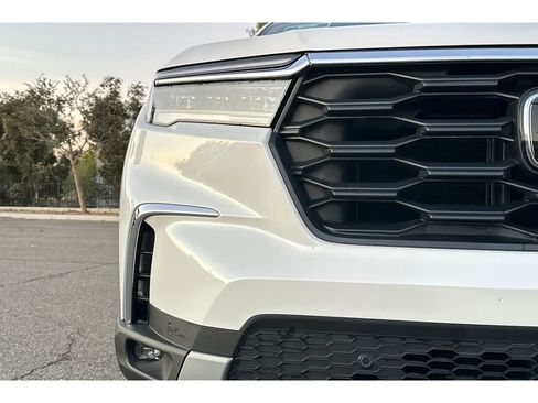 Certified 2025 Honda Pilot EX-L image 49