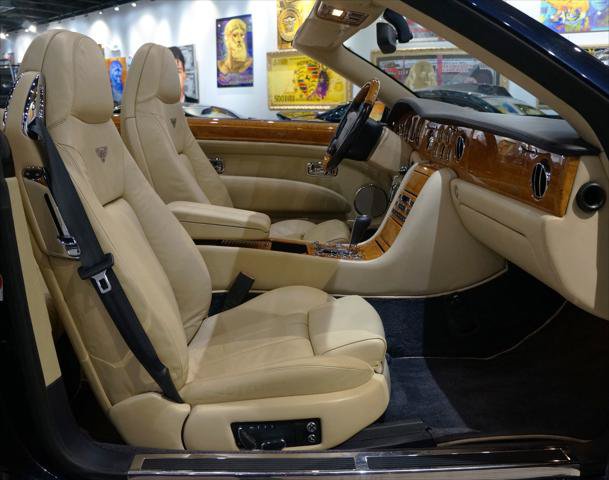 Used 2007 Bentley Azure RWD image 16