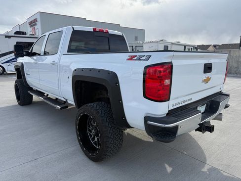 Used 2018 Chevrolet Silverado 2500 LT w/ LT Convenience Package image 5