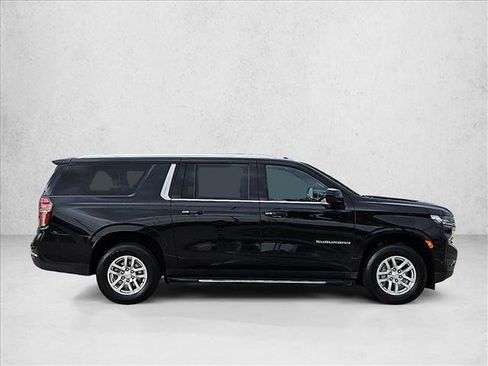 Used 2024 Chevrolet Suburban LT AWD/4WD image 4