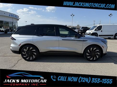 Used 2024 Lincoln Nautilus Reserve w/ Equipment Group 202A AWD/4WD image 3