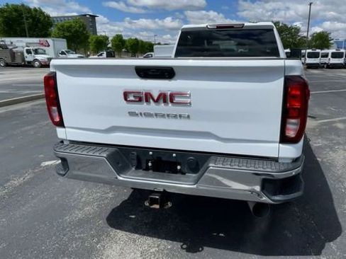 Used 2024 GMC Sierra 2500 Pro AWD/4WD image 9