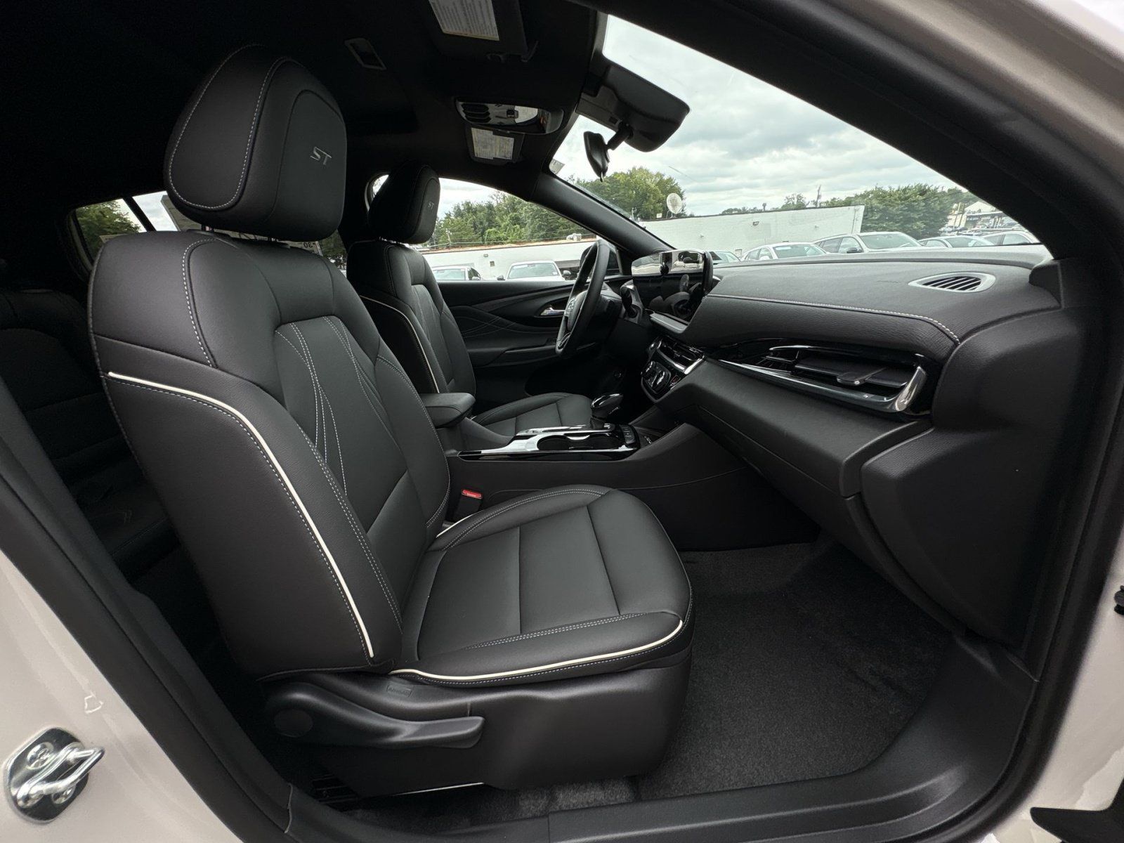 New 2026 Buick Envista Sport Touring w/ Studio Series FWD image 27