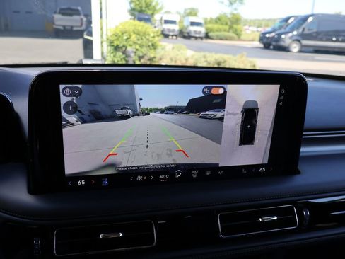 Used 2025 Lincoln Aviator AWD image 25