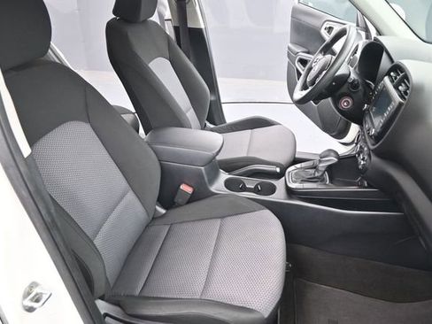 Used 2021 Kia Soul LX FWD image 23