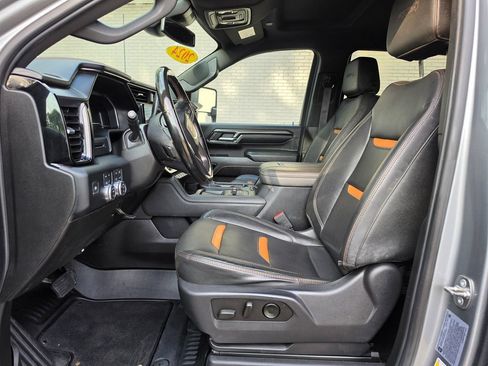 Used 2024 GMC Sierra 2500 AT4 w/ AT4 Preferred Package AWD/4WD image 6