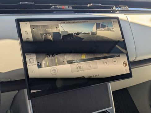 Used 2025 Land Rover Range Rover SE image 21