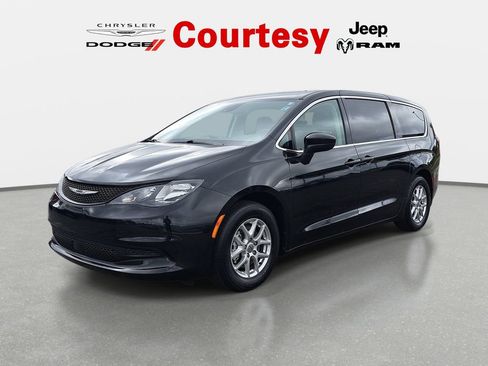 Certified 2023 Chrysler Voyager LX FWD image 8