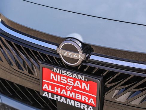New 2026 Nissan Sentra SR w/ Floor Mat Package FWD image 9