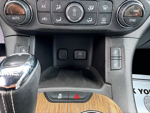 Used 2018 GMC Acadia SLE AWD/4WD image 31